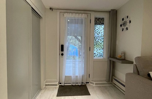 Shawnigan Lake Apartment | Located in the beautiful village of Shawnigan Lake, n