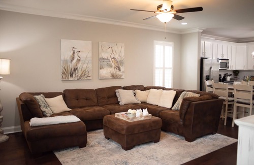 Lake Charles House | located in the downtown Lake Charles! 5 min drive to the civic center