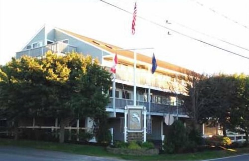 Wells Condo | Located just steps from Wells Beach, Eastwinds 124 is perfect for your getaway.