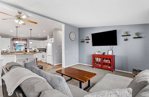 Hermosa House | Located near Mt. Rushmore, the Black Hills, Badlands National Park & more!