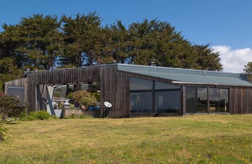 Sea Ranch House | Located near Shell Beach and tidepools. Award-winning Obie Bowman design.