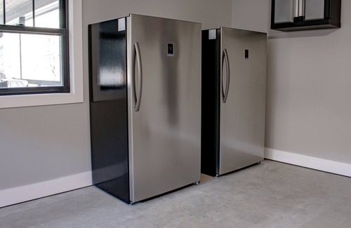 Tuckasegee House | Located on Bear Lake in Tuckasegee, NC. A scenic getaway for your family event!