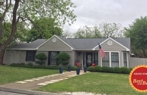 Grapevine House | LOCATION! Large Open, Pool/Hot Tub, by Gaylord/Slps 16/Main ST