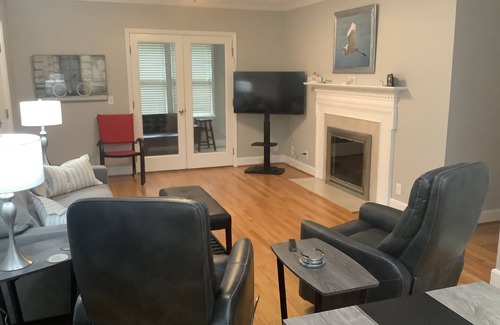 Columbia House | Location location! Cottontown Retreat downtown Columbia, Perfect for 2 couples!