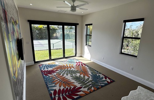 Naples House | LOCATION , LOCATION, LOCATION ! LUXURY OAKES ESTATES HOME FOR SEASONAL RENTAL