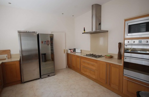 Luz Villa | LOCATION LOCATION LOCATION !