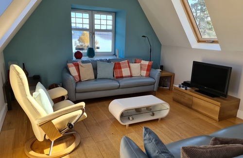 Saddell Apartment | Lochside apartment: stunning views over Loch Katrine