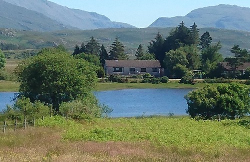 Salen House | Lochside in a beautiful setting, with stunning water front views of Lochshiel.