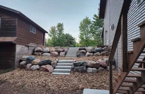 Tomahawk House | Lodge on Road Lake