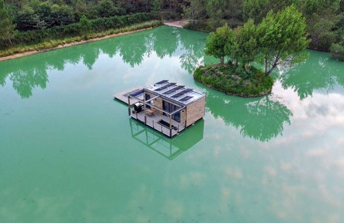 Parcoul-Chenaud Boat Rental | Lodge on the water in Dordogne