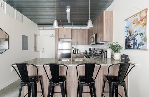 Midtown Apartment | Lodgeur | Hip & stylish modern 1BR loft | Midtown