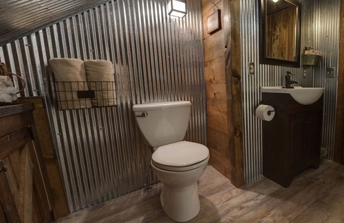 Wayne County House | Lodging EXTRAORDINAIRE!