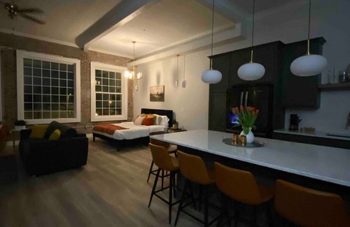 Du Quoin Apartment | Loft Apartment on Main Downtown - Sleeps 4