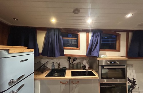 Cergy Boat Rental | Loft Avec Balneo sur l eau