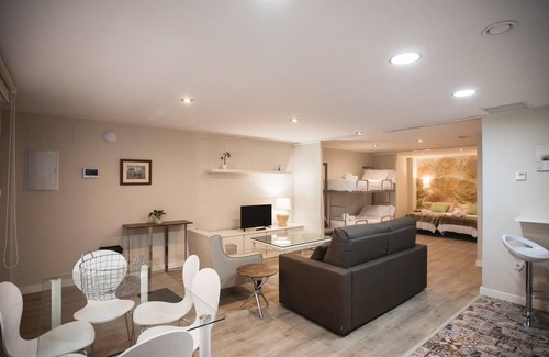 Cercadilla-Medina Azahara Apartment | LOFT BEGONIA CORDOBA STATION