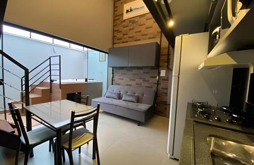Jardim Imperial Apartment | Loft com Hidromassagem