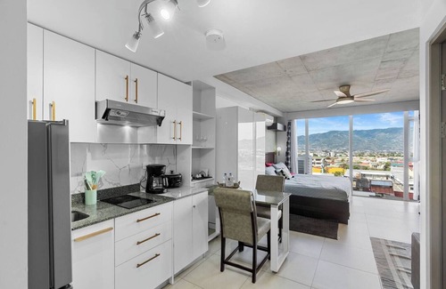 Curridabat Apartment | Loft Ifreses Curridabat con cama King Size y A/C