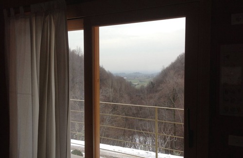 Castelcucco Ski Chalet | Loft in the woods, in the hills near Asolo, an hour's drive from Venice.