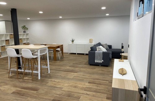 Galapagar Apartment | Loft in Torrelodones, 25km. From Madrid Centre. Public Transport at 5min Walk