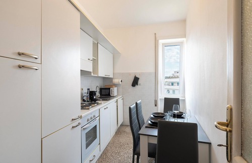 San Giovanni Apartment | [Loft Luminoso] a 15 minuti dal Colosseo con aria condizionata, WI-FI e vista.