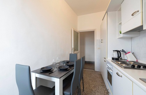 San Giovanni Apartment | [Loft Luminoso] a 15 minuti dal Colosseo con aria condizionata, WI-FI e vista.