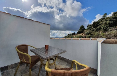 Rute Cottage | Loft type, pool, terrace, wifi, mountain views, sunsets.
