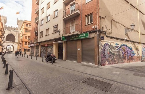 Barrio del Carmen Apartment | LOFT UNDER HOUSING CENTER OF VALENCIA- CIUTAT VELLA