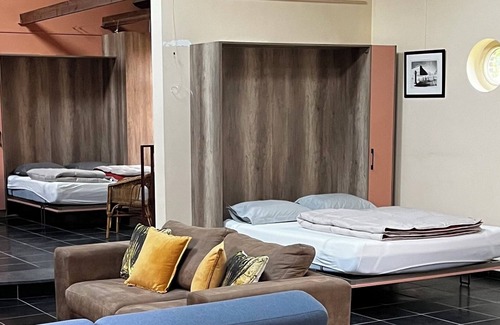 Ellezelles House | Loft with Private Sauna, Hot Tub and Covered Pool!