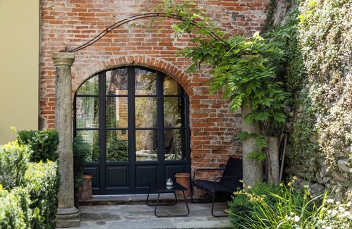 Mondovi Apartment | Loft with timeless splendor in the historic center of Mondovi Piazza