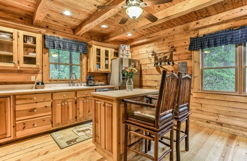 East Ellijay Cabin | Lofty Pines on the Cartecay