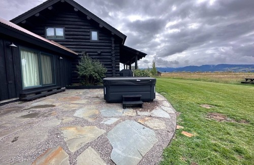 Victor House | Log Cabin Home in Victor! Magical Mountain Views.