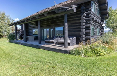 Victor House | Log Cabin Home in Victor! Magical Mountain Views.