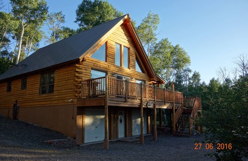 Collbran Cabin | Log cabin in Aspens at Vega State Park