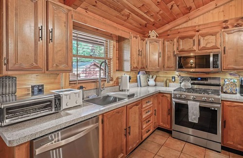 Friendship Cabin | Log Cabin in the Woods