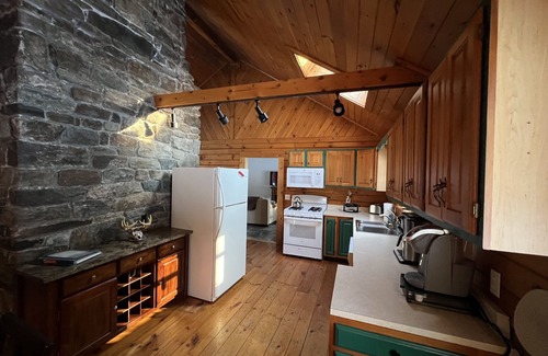 Mount Holly Cabin | Log Cabin Minutes from Jackson Gore and Okemo Mountain!