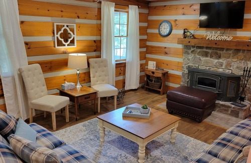 Celina House | Log Cabin near Dale Hollow Dam