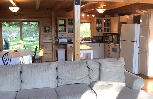 Chester Cabin | Log cabin near Okemo/Ludlow on 25 acres borders state forest w/trails nearby
