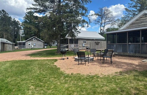 Tomahawk Cabin | Log Cabin on Lake Alice & ATV/UTV Trails, Brother Bear 2-Bedroom