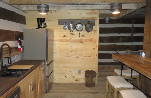 London Cabin | Log Cabin overlooking wetland reserve