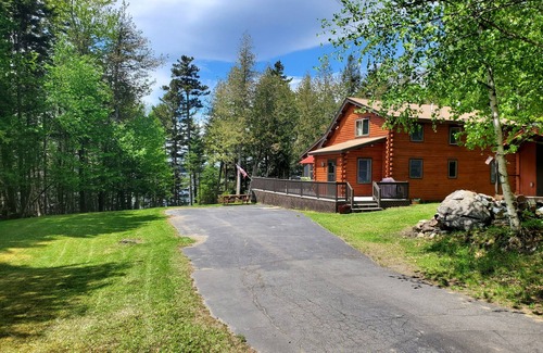 Beaver Cove Cabin | Log Cabin right on Moosehead Lake