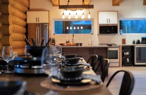 Saint Come Ski Chalet | Log cabin | Spa | Cozy | Ski Val St-Côme