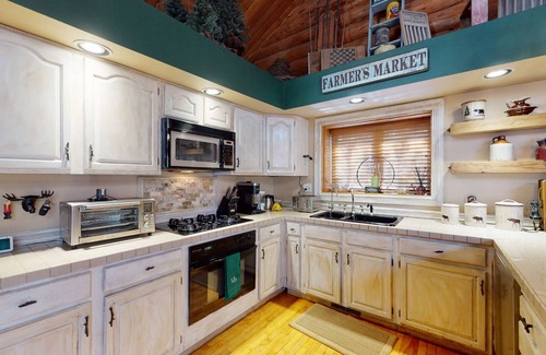 McHenry Cabin | Log Cabin with HGTV Style Backyard INCREDIBLE property