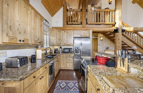 Angel Fire House | Log Cabin with Hot tub, Wood burning stove, Views, Private, Wrap-Around Decks