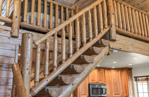 Orderville Cabin | Log Cabin Zion Retreat| Where Milky Way Meets Zion