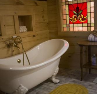 Spencer Bed & Breakfast | Log Country Inn Bed and Breakfast of Ithaca