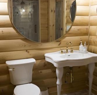 Spencer Bed & Breakfast | Log Country Inn Bed and Breakfast of Ithaca