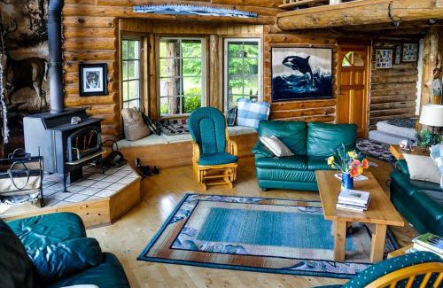 Lopez Island House | Log Home on Lopez-Spencer Spit
