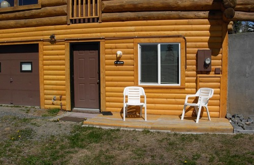 Diamond Ridge House | LOG HOME, panoramic ocean and mountain views, private & convenient