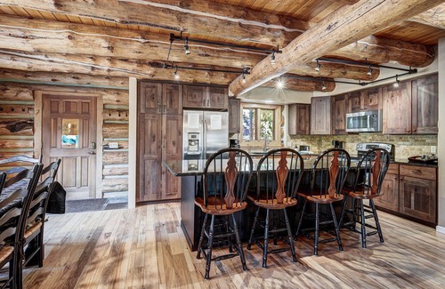 Blue River House | Log Home Retreat, outdoor living w/grill, pool table, 2mi to Ski & Main St.