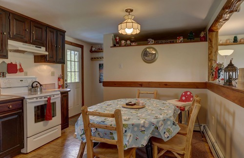 Jefferson House | Log Home with a View ~ Just 'Crosstown from Santa's